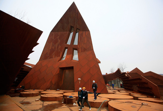 Illustration for article titled The Savagely Strange Architecture of the Shanghai Expo